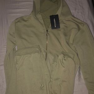 COPY - Green Prettylittlething  jogger/ jacket set